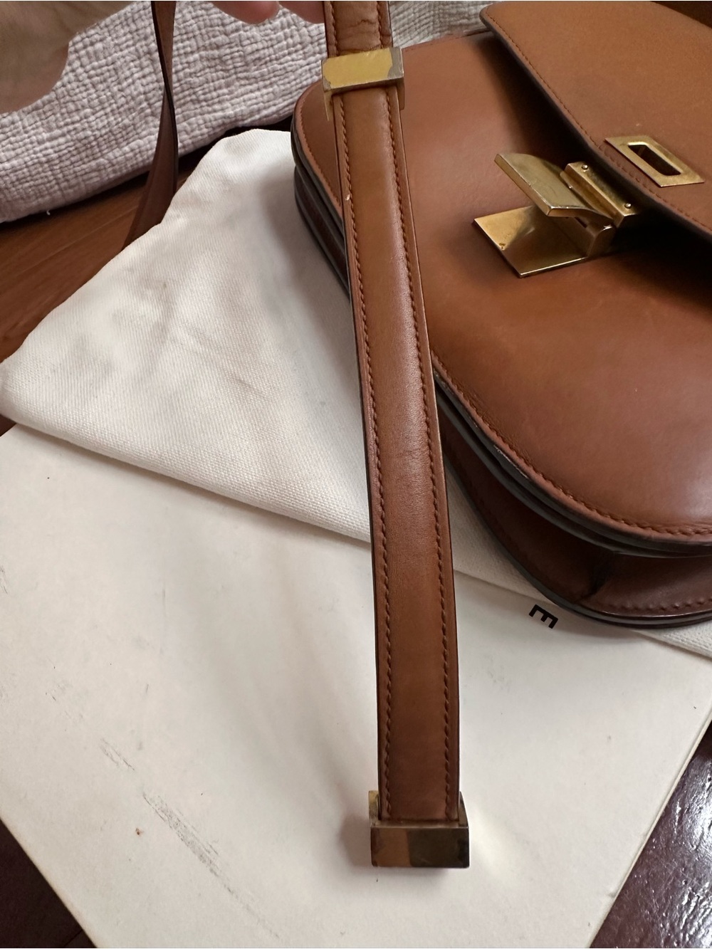 CELINE Phoebe Philo Classic Box Bag in Medium - Color Camel - Picture 3 of 17